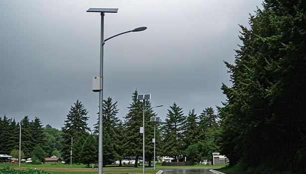 separated solar street lights